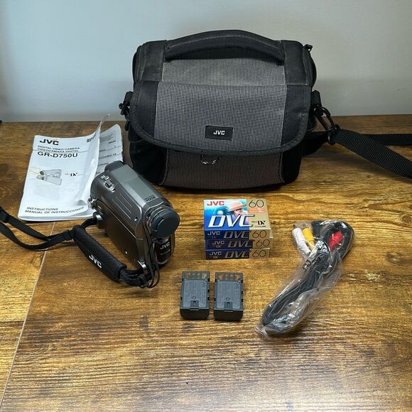 JVC Mini DV Digital Video Camera GR-D750U 34x optical zoom with Accessories READ - Picture 1 of 12
